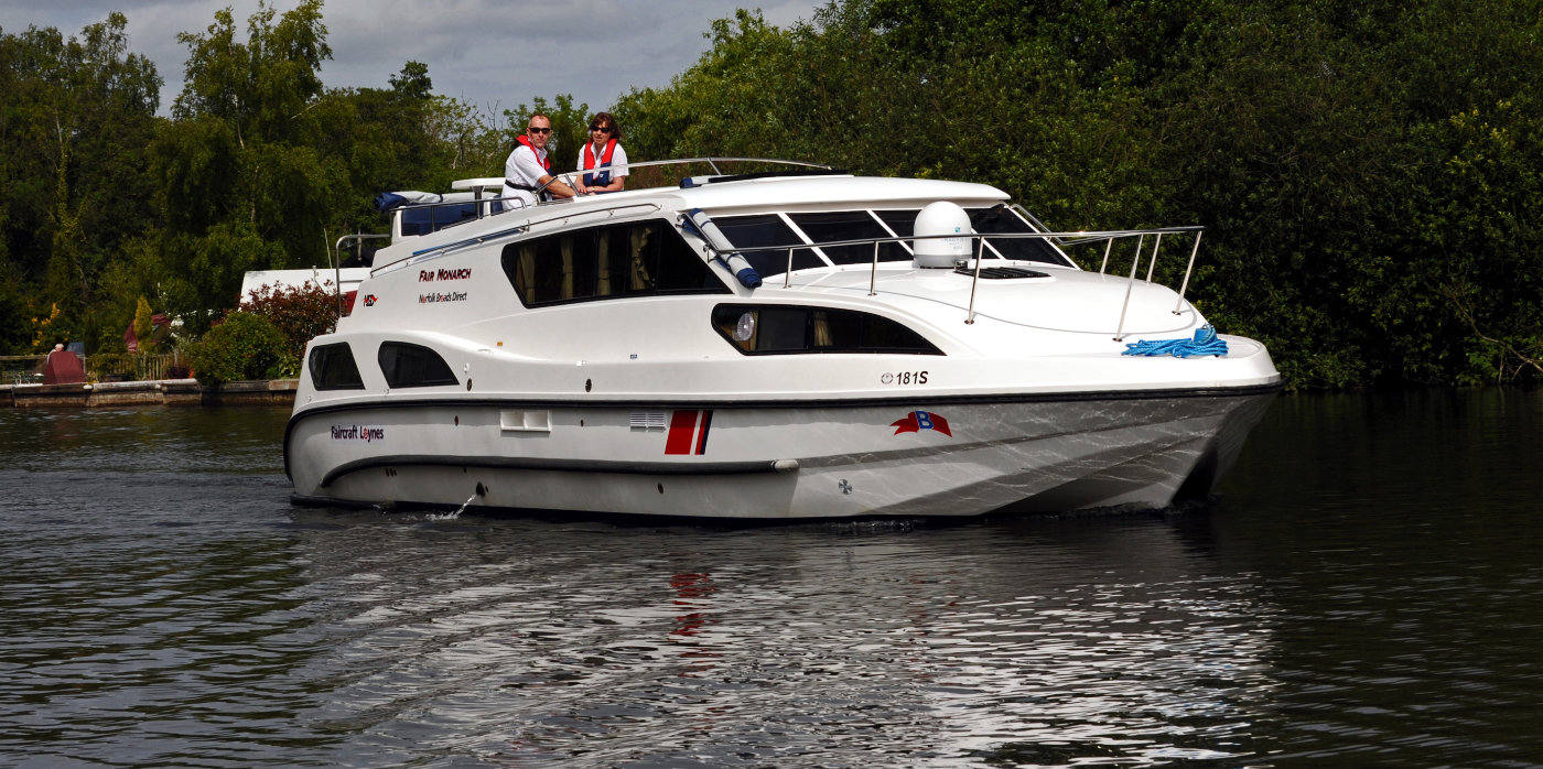 sutton staithe boatyard day boat hire norfolk broads