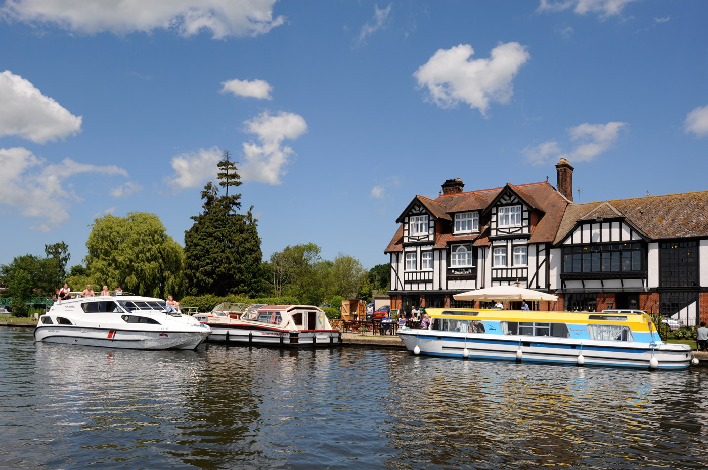 Norfolk Broads Holiday Gallery | Norfolk Broads Direct