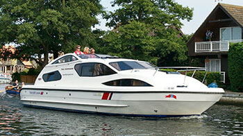 A cruiser for norfolk broads boat hire holidays