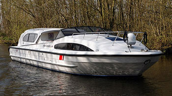 A sports cruiser for boating holidays on the Broads
