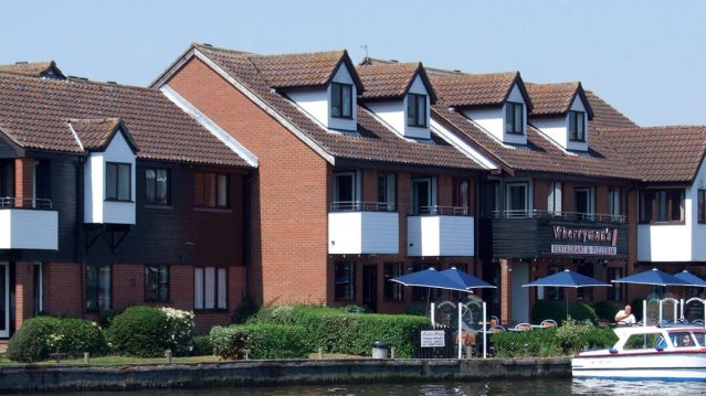 Holiday homes on the broads-thumb